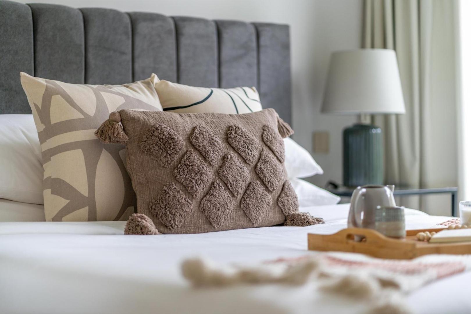 Appartamento Guestready - Fine Extravagance Near Burj Khalifa Dubai Esterno foto